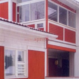 Остекление балкона в загородном доме